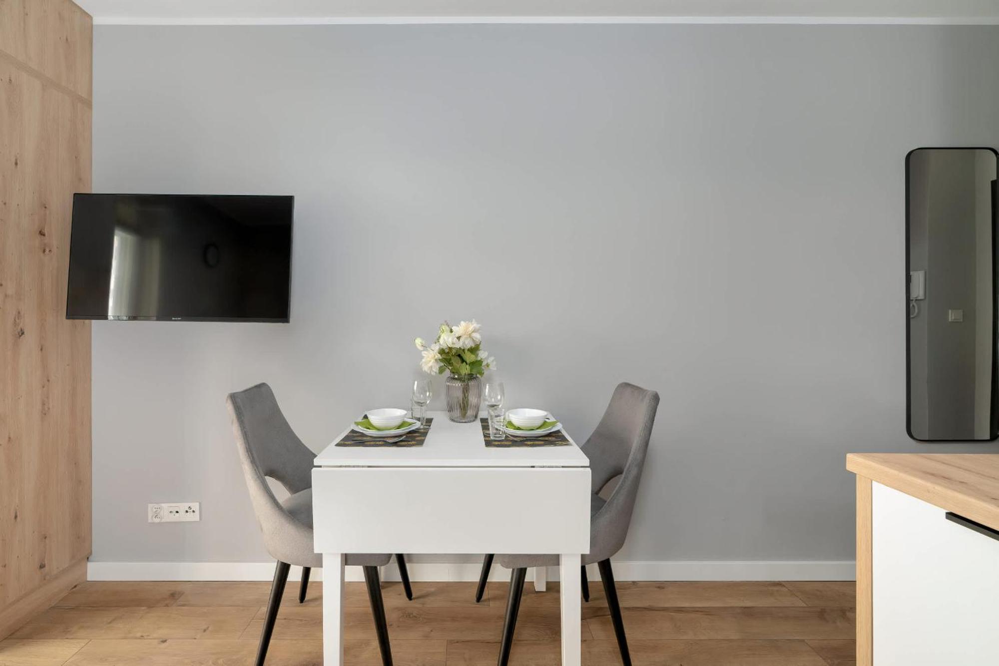 Apartment Jasny & Elegancki Typu Z Tarasem By Renters Poznan
