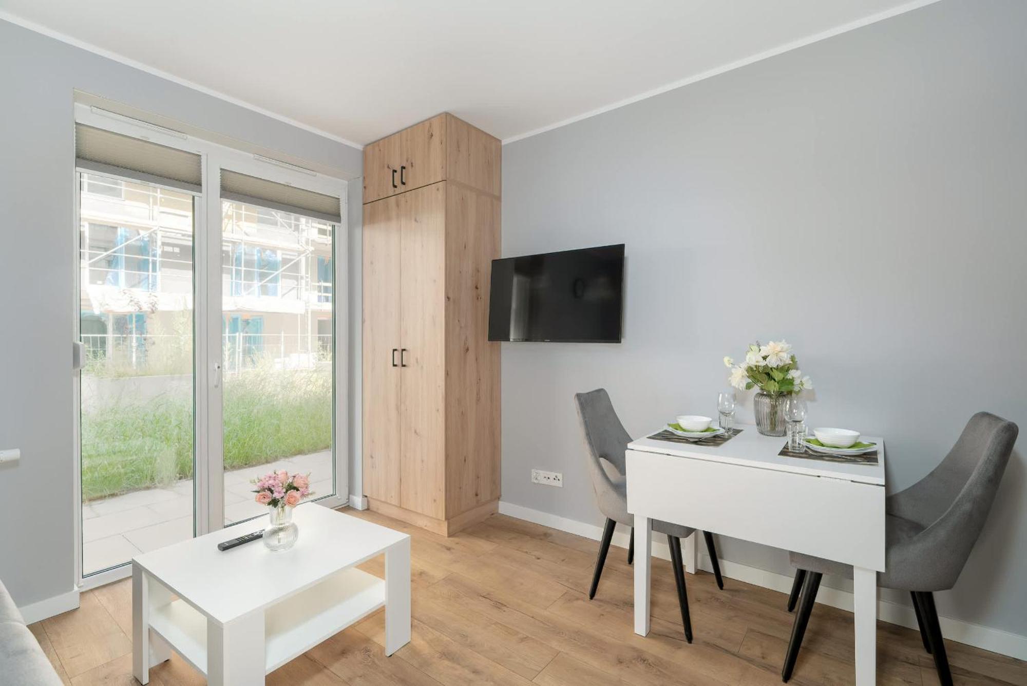 Jasny & Elegancki Typu Z Tarasem By Renters Apartment Poznan
