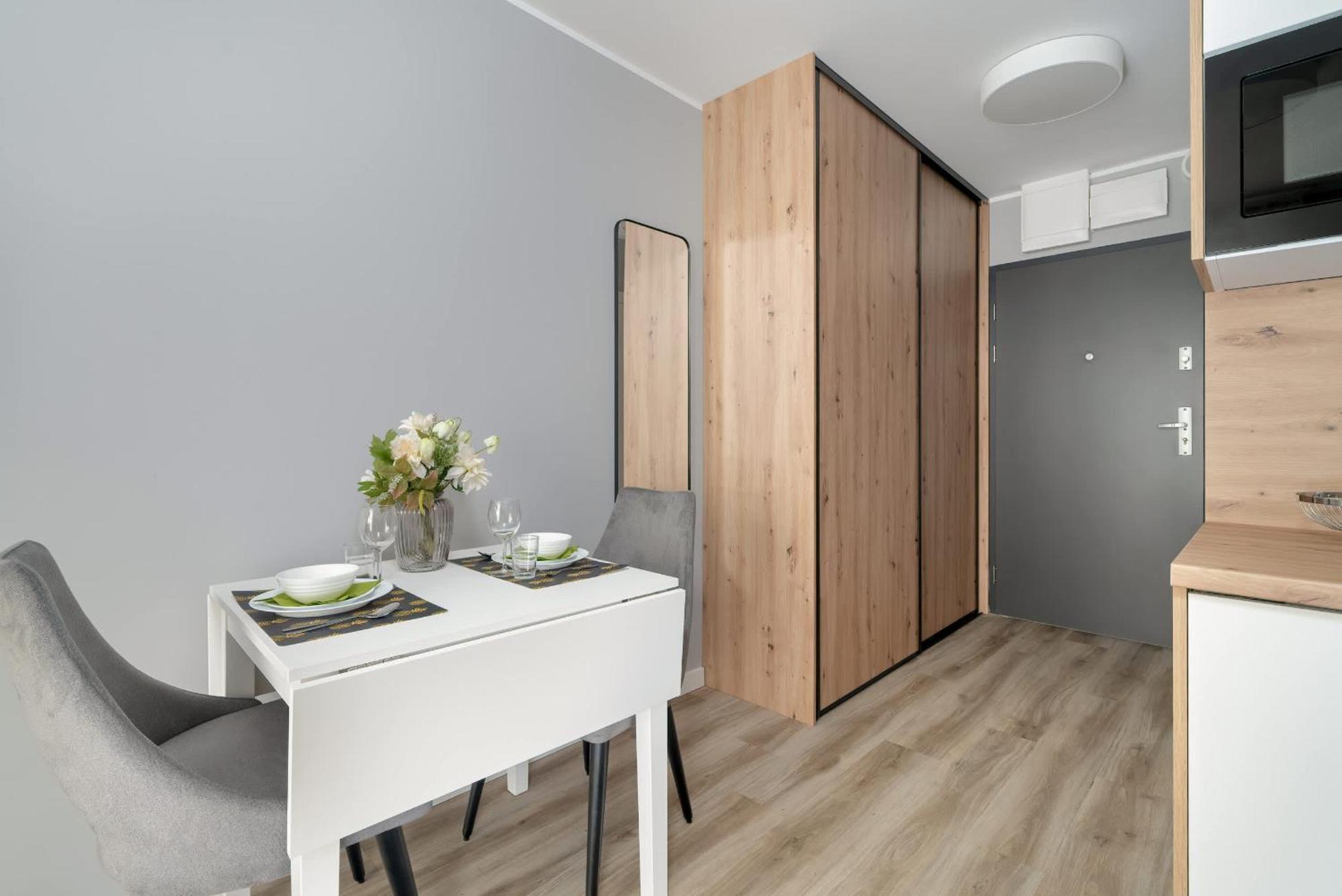 Jasny & Elegancki Typu Z Tarasem By Renters Posen
